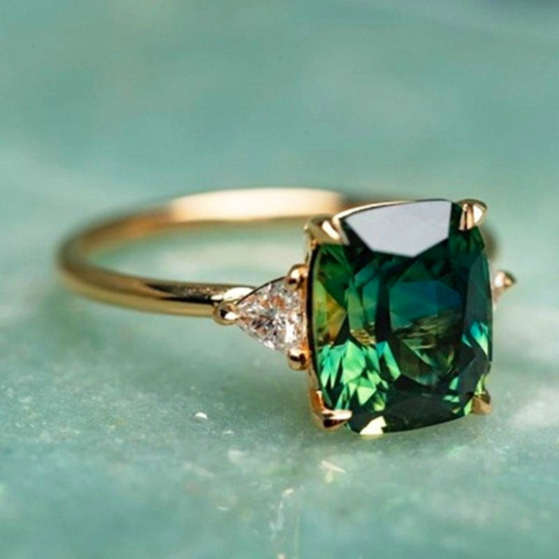 Anel com Zircónio Verde em Ouro