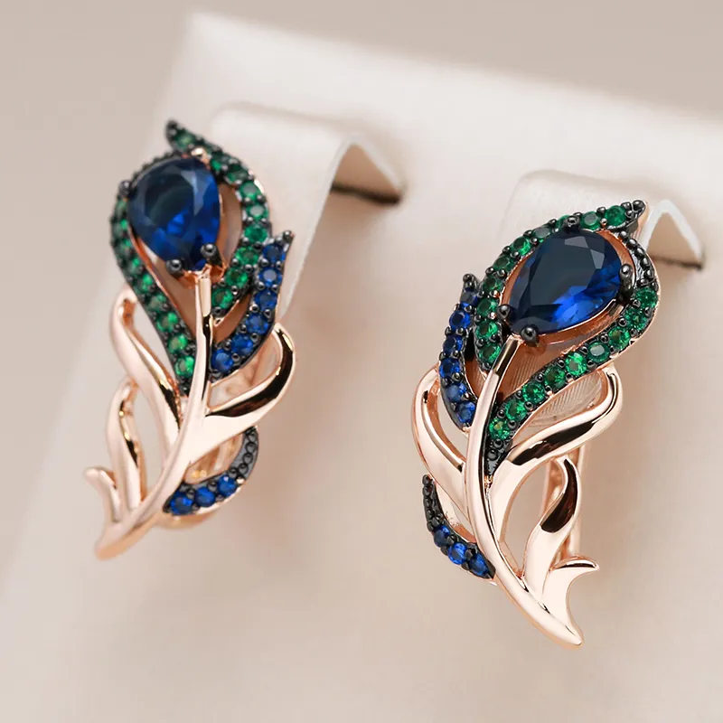 Brincos elegantes com cristais verdes e azuis