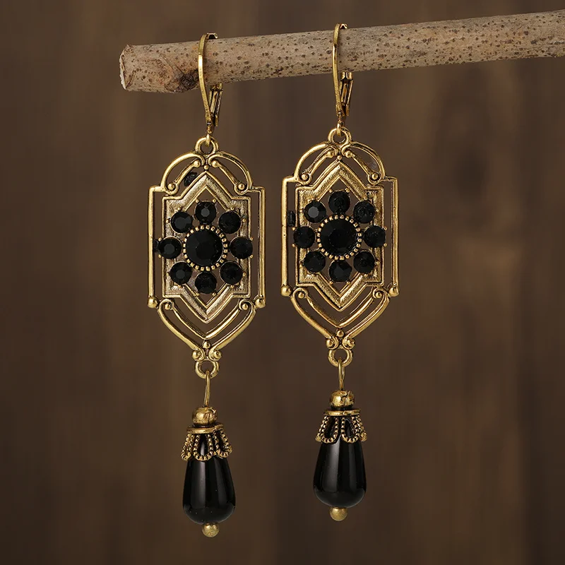 Brincos Vintage com Cristais Pretos Pendentes