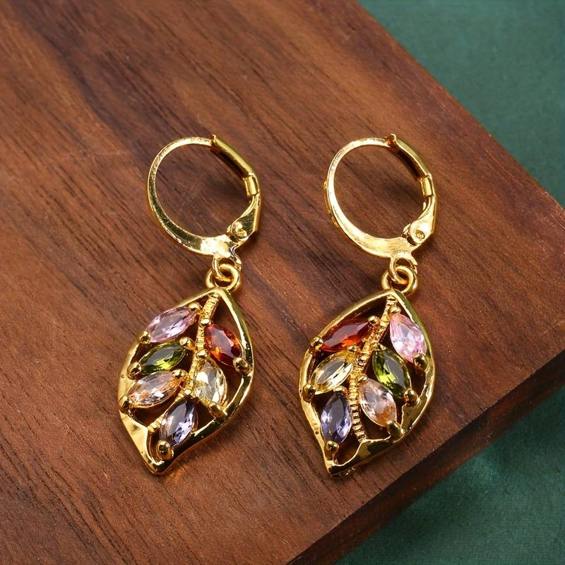 Brincos em Folha de Ouro Vintage com Zircônias Coloridas