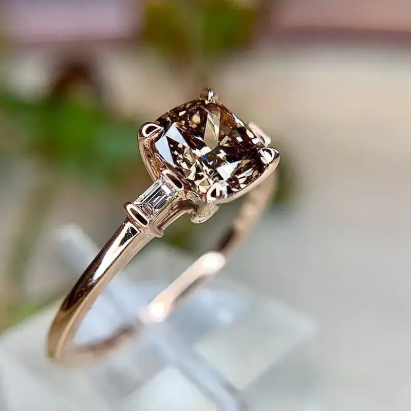 Anel Vintage em Zircão e Cristal