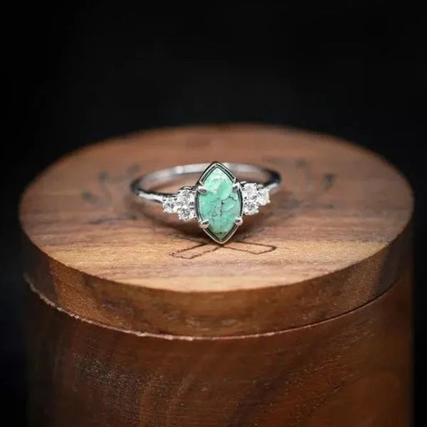 Anel Natural em Turquesa e Diamante