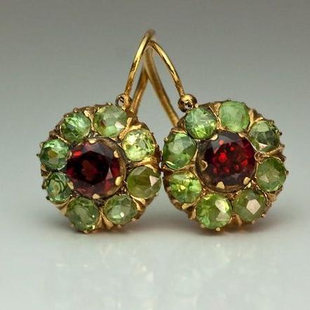 Brincos redondos vintage em cristal vermelho e verde