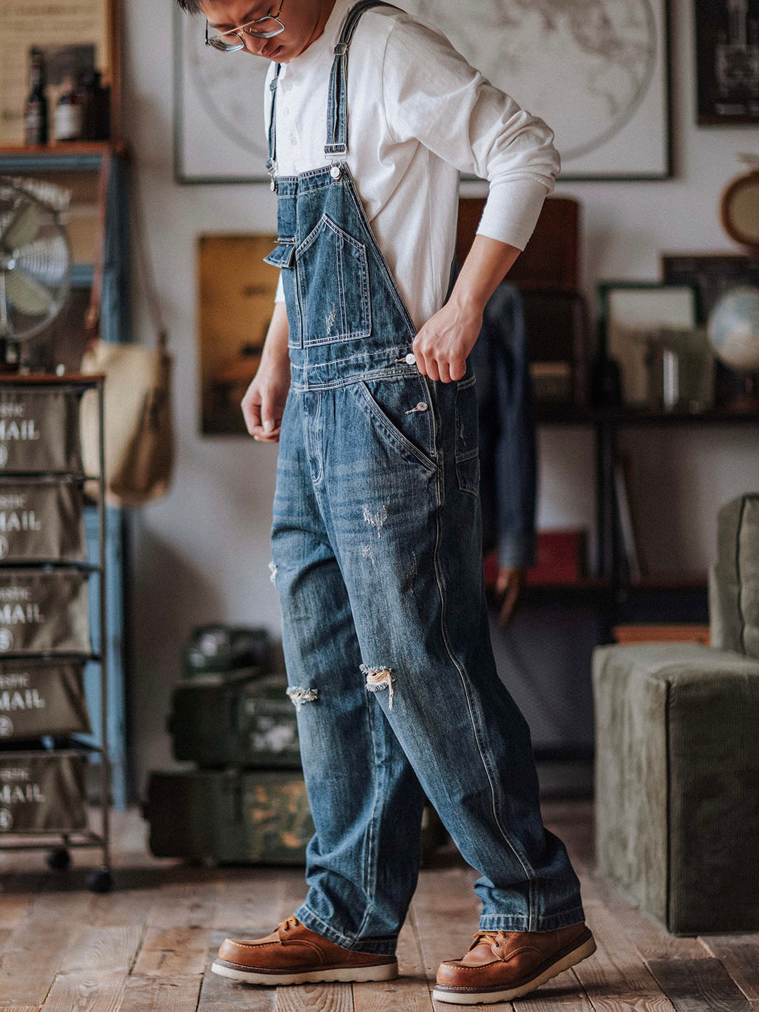 Pantalón de tirantes azul desgastado retro