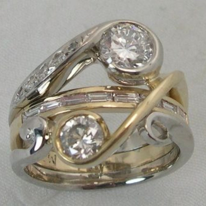 Anel de Zircônia Dourada e Prateada com Estilo Vintage