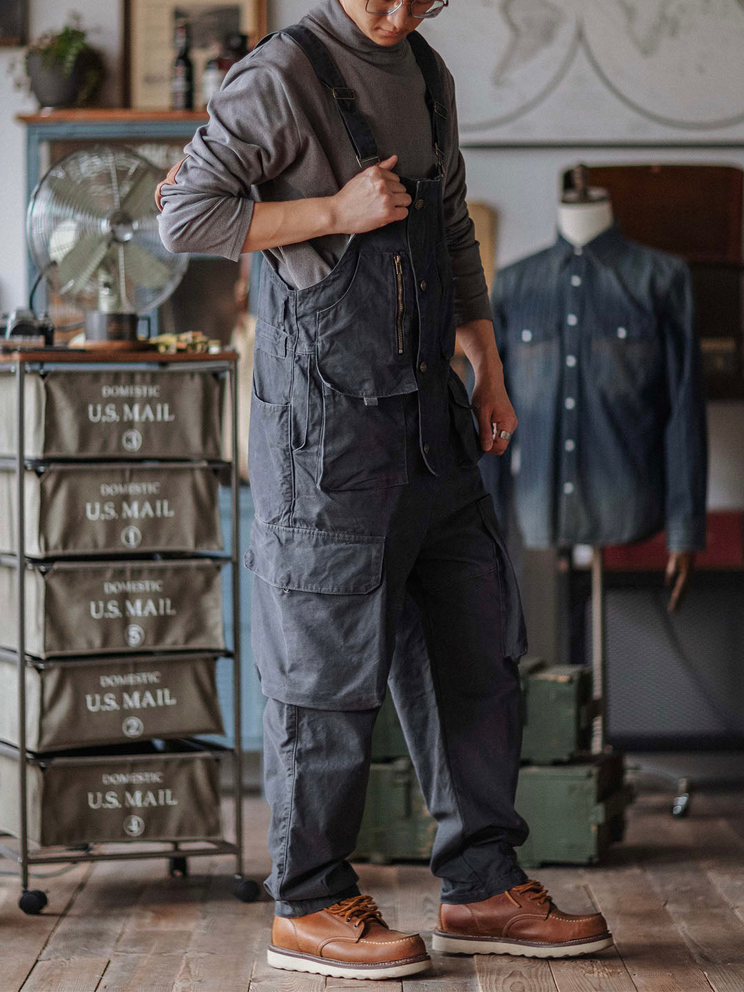 Pantalón de trabajo azul oscuro resistente