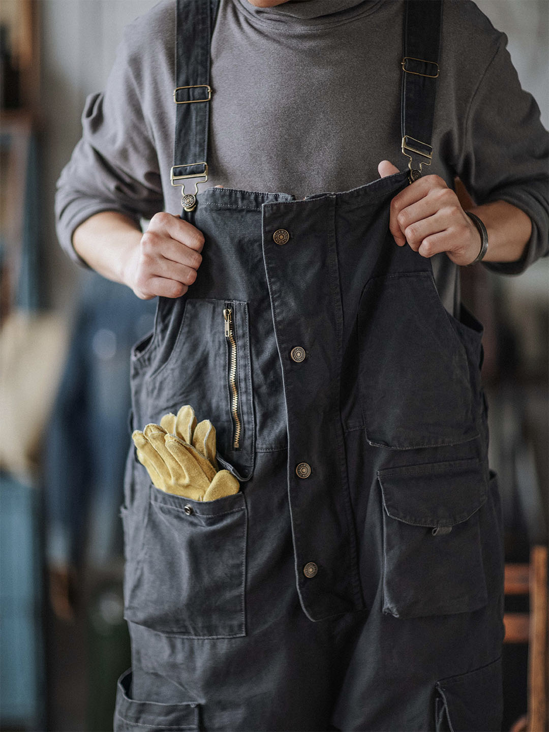 Pantalón de trabajo azul oscuro resistente