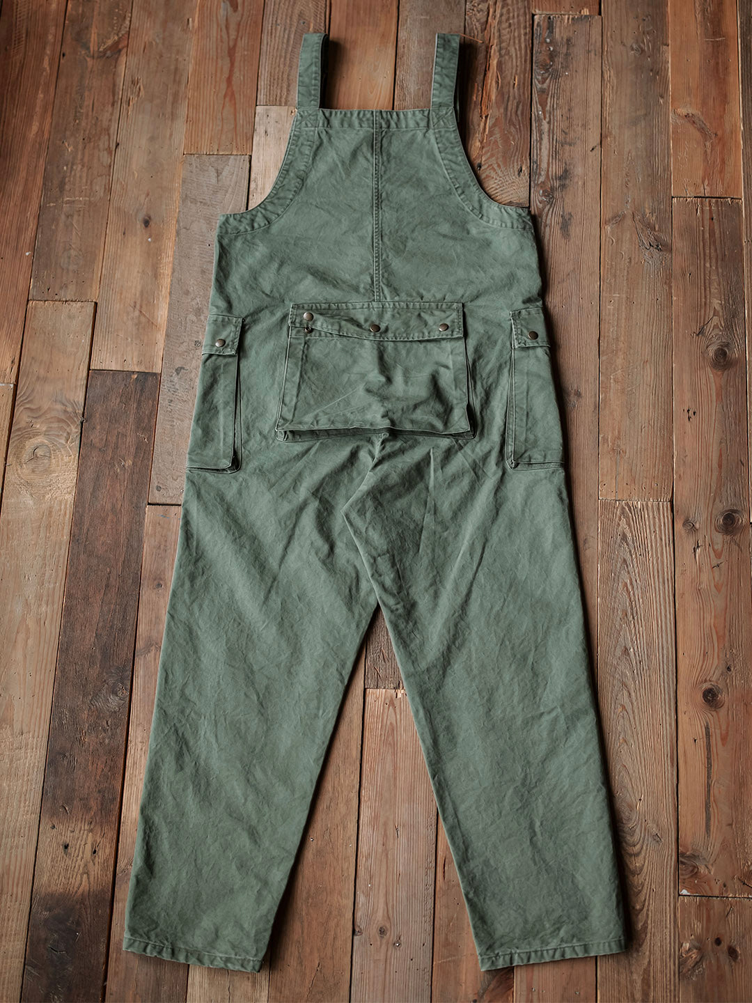 Pantalón de tirantes beige elegante