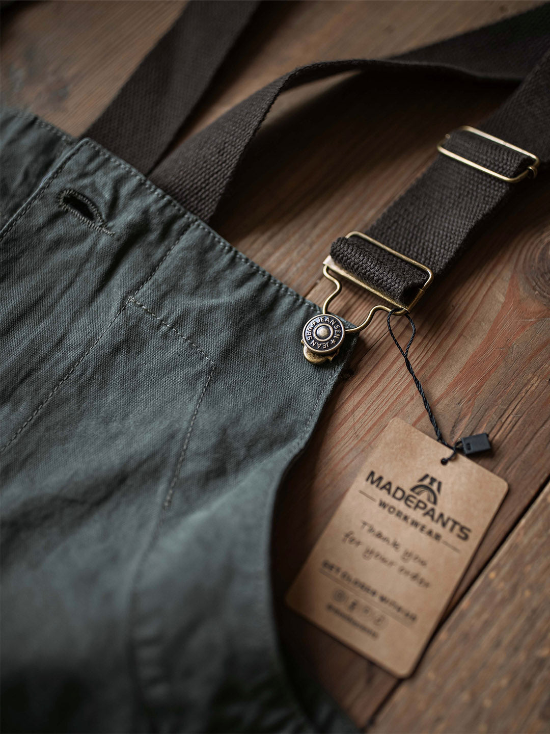 Pantalón de tirantes auténtico