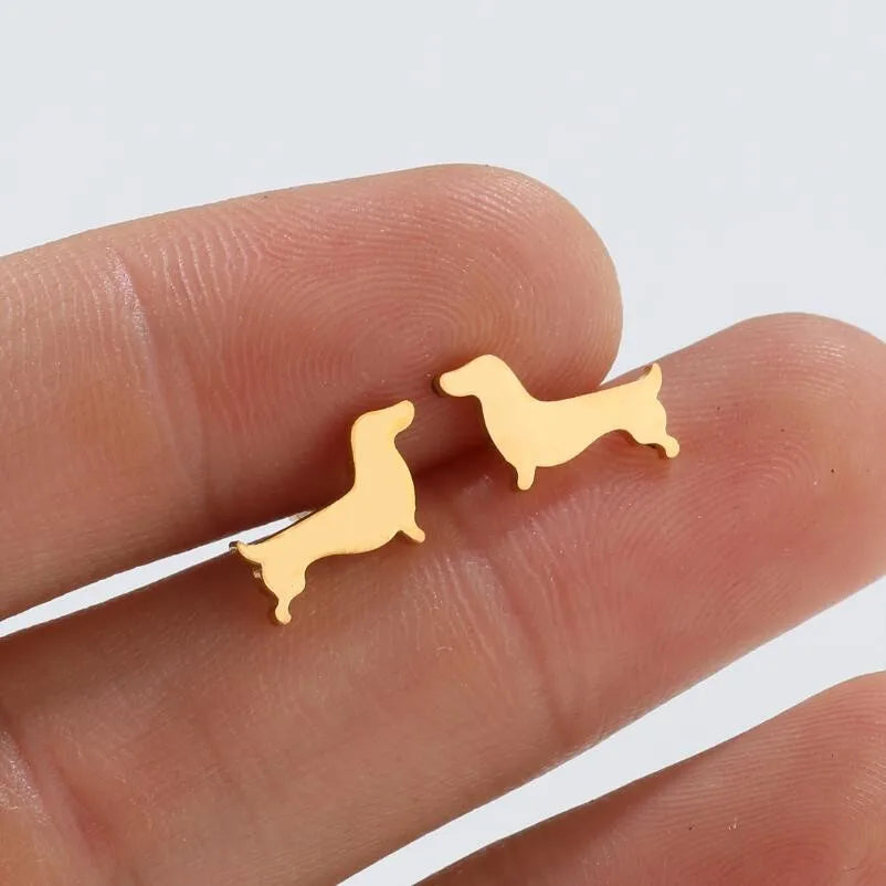 Brincos de pino em forma de dachshund