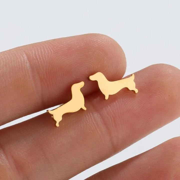Brincos de pino em forma de dachshund