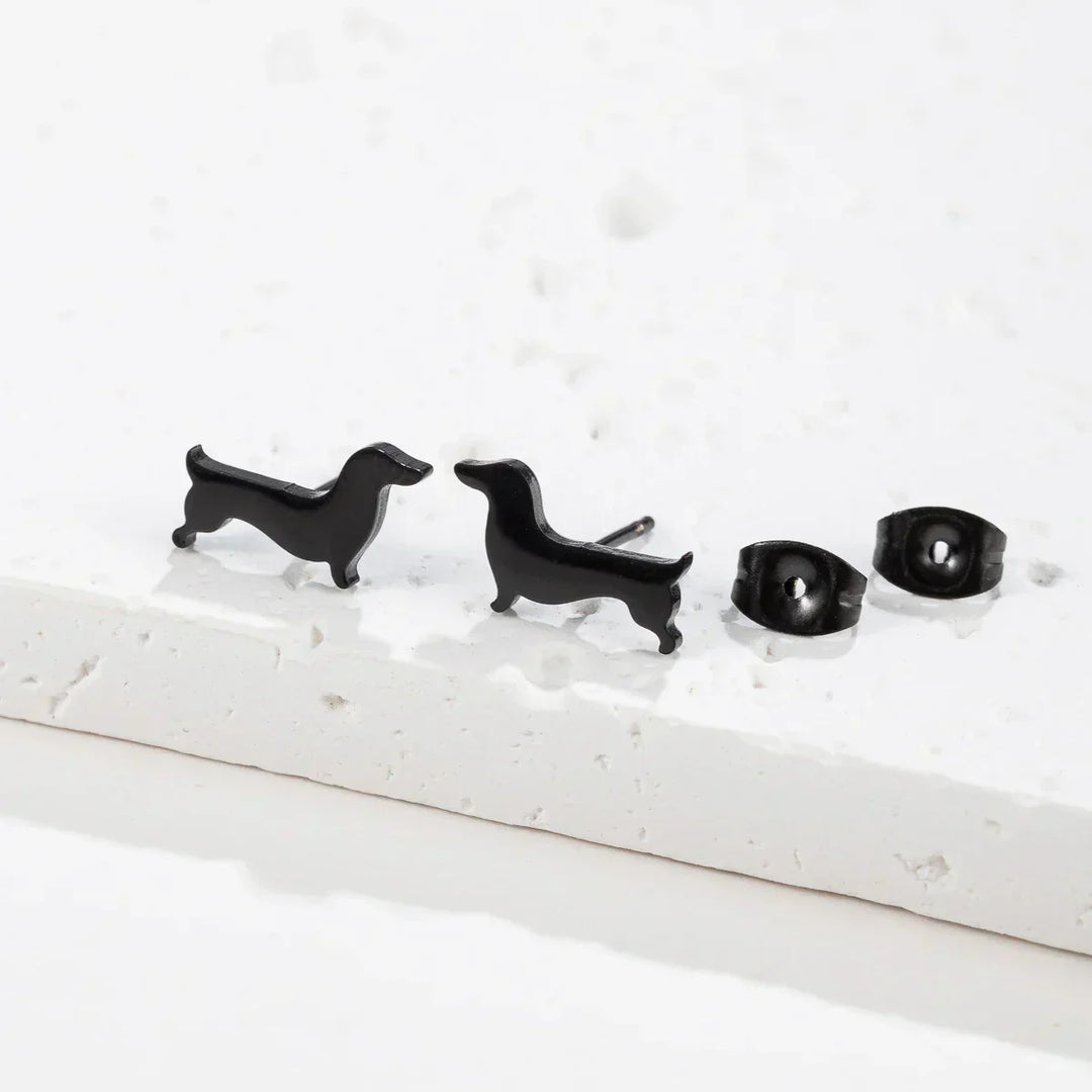 Brincos de pino em forma de dachshund
