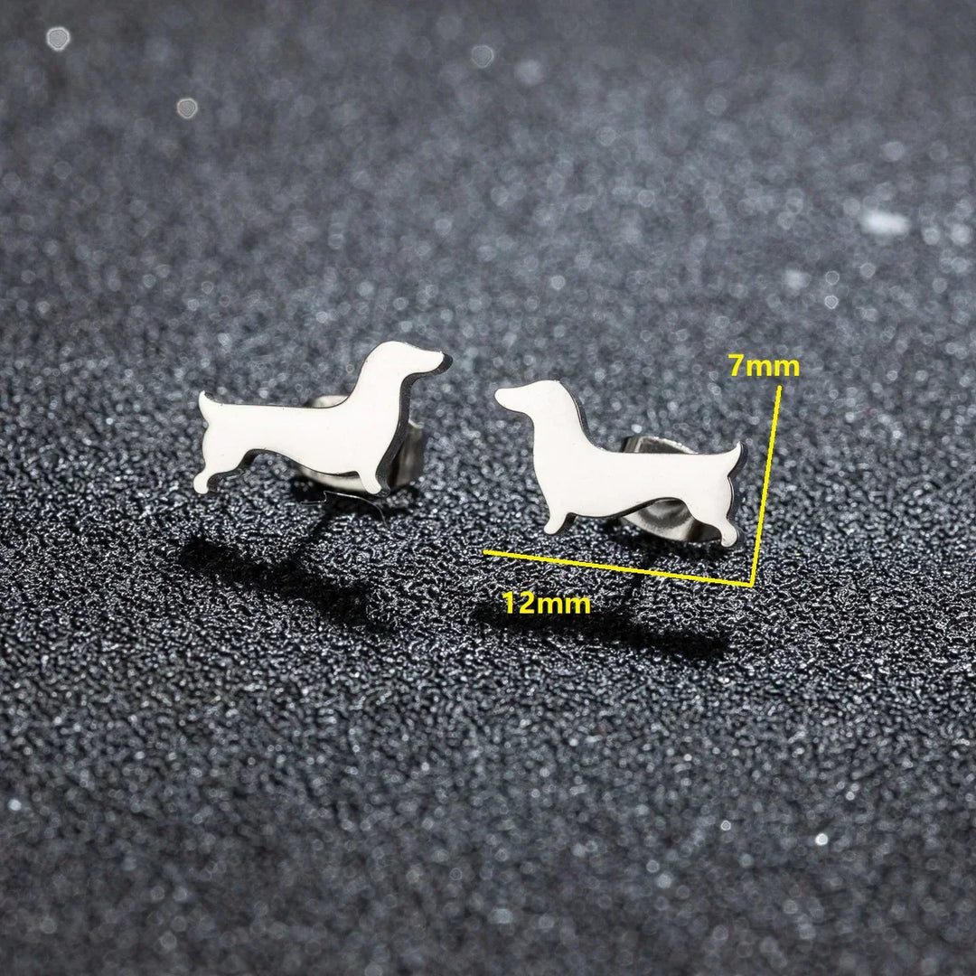 Brincos de pino em forma de dachshund