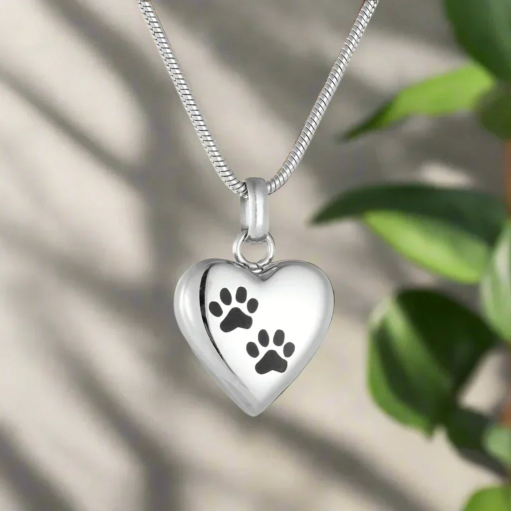 Colar com urna comemorativa para animais de estimação – Pendente em forma de coração com gravação de pata