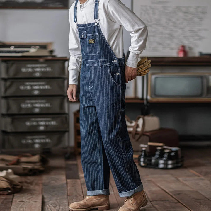 Pantalón de tirantes clásico atemporal