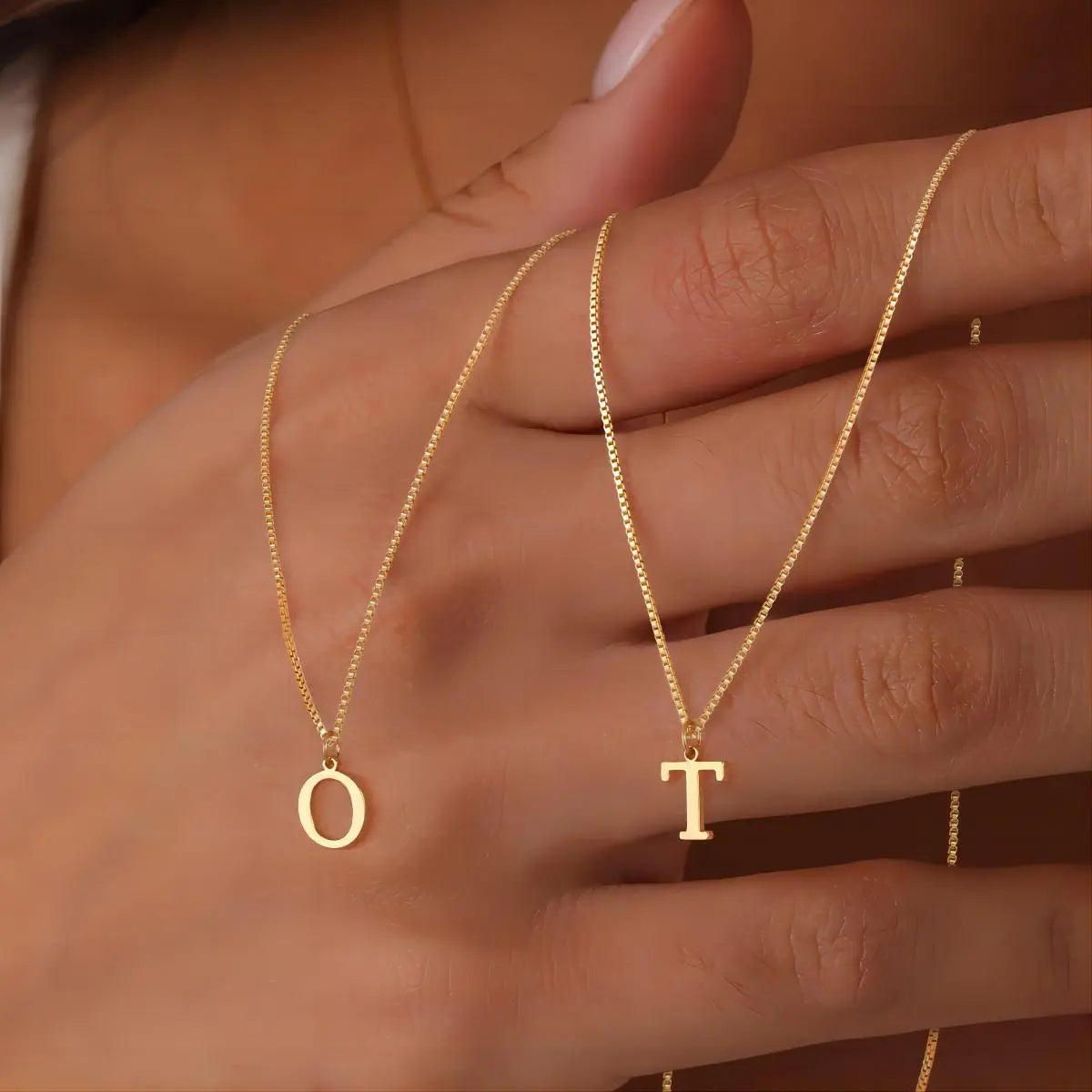 Colar com iniciais de letras de amor