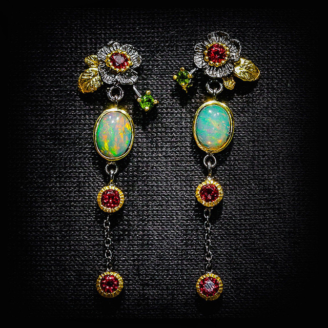 Brincos Opala e Zircônia Vermelha com estilo Boho