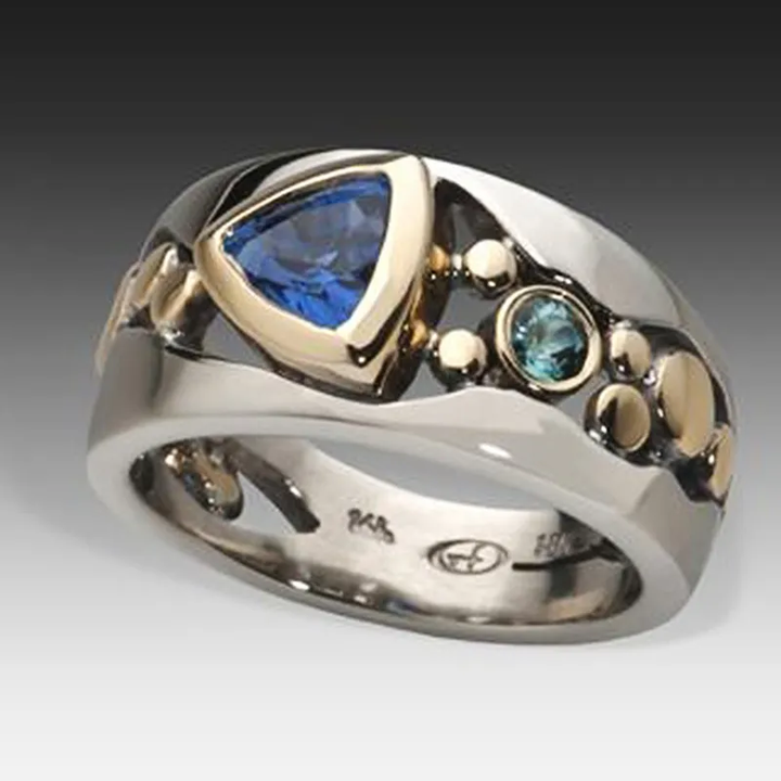 Anel Vintage em Cristal Azul