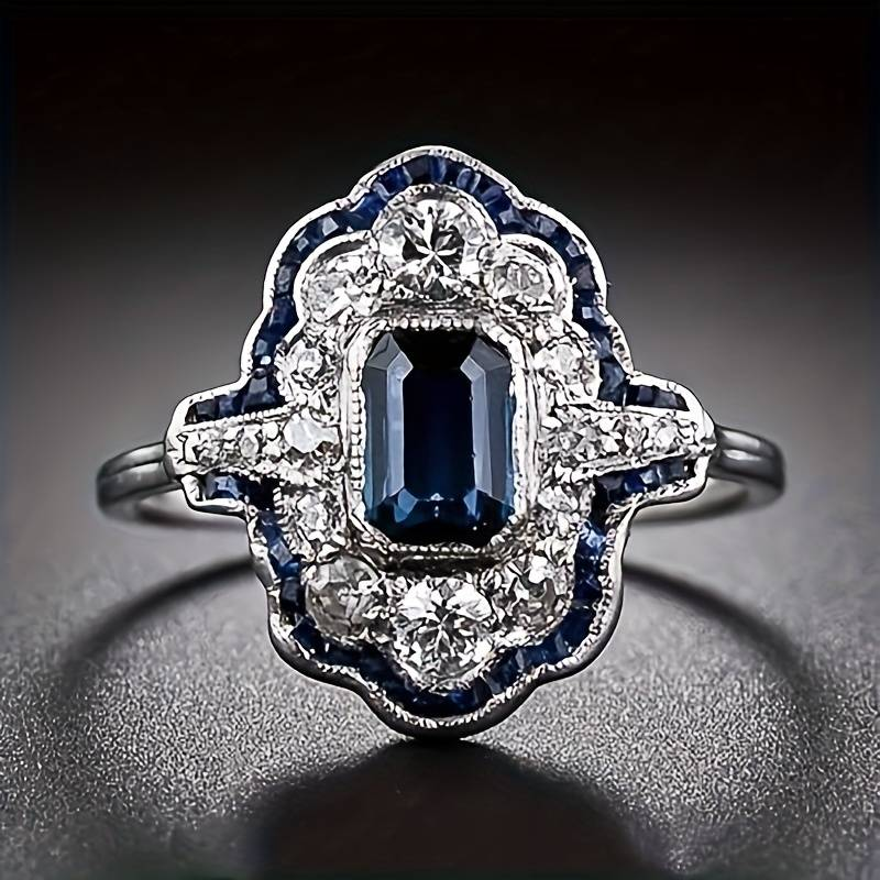 Anel Vintage em Prata com Cristal Azul