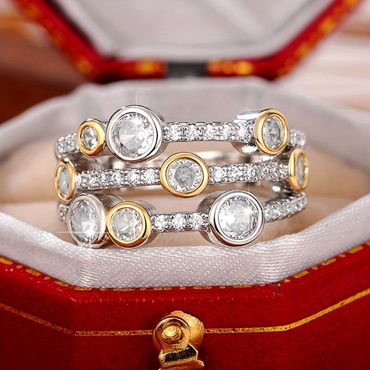 Anel Prateado e Dourado com Estilo Vintage