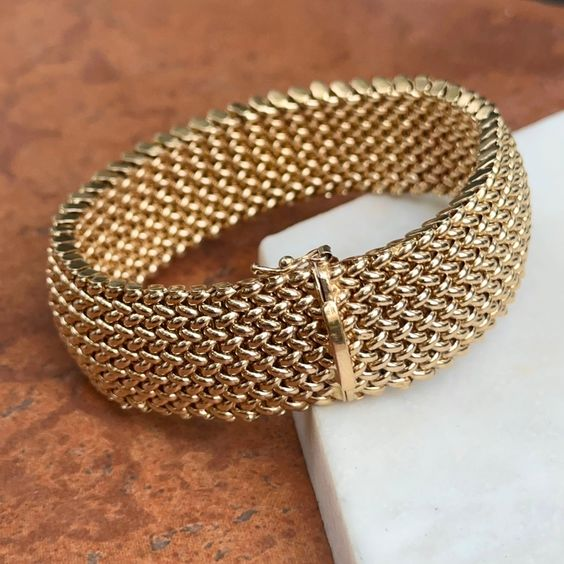 Pulseira Vintage em Malha Dourada